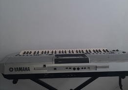 Синтезатор Ямаха PSR-S900