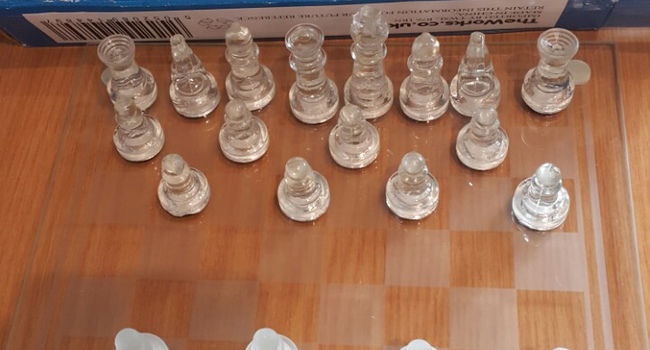 Шахматы стеклянные